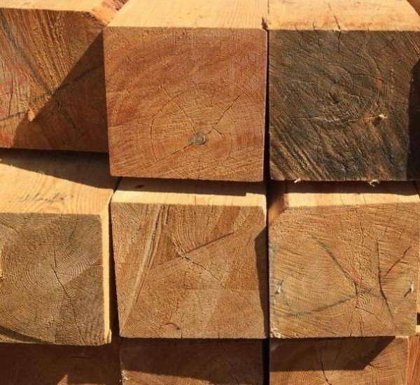 Обрезной брус из лиственницы 100x100x6000 мм