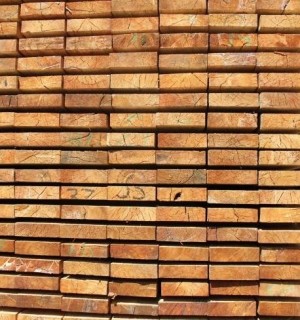 Доска обрезная из лиственницы