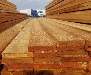 Обрезная доска из лиственницы 25x200x6000 мм