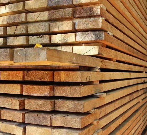 Обрезная доска из лиственницы 40x100x6000 мм