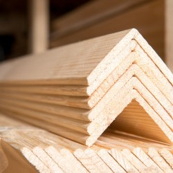 Деревянный уголок 30х3000 мм бессучковый